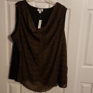 Woman's plus size top, 26/28